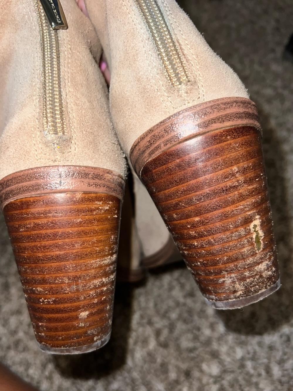 Vince Camuto Suede Ankle Booties in Taupe with Stacked Heel- size 9.5 - Picture 11 of 11
